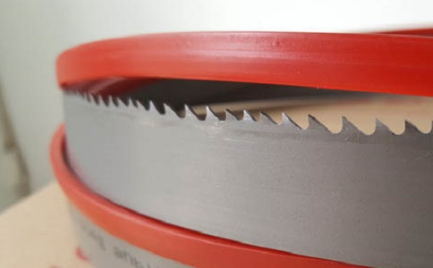 加工厂家收货新的硬质合金带锯条后,如何从哪几点对带锯条进行验货检查? 加工厂家收货新的硬质合金带锯条后,如何从哪几点对带锯条进行验货检查?